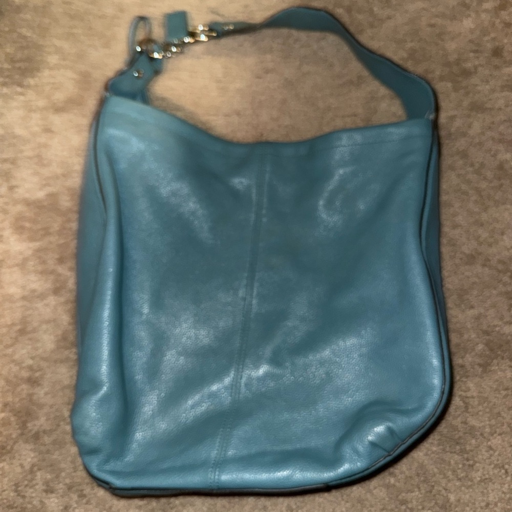 Coach Avery Leather Hobo Bag GREAT CONDITION- no tags/never used - Picture 4 of 7